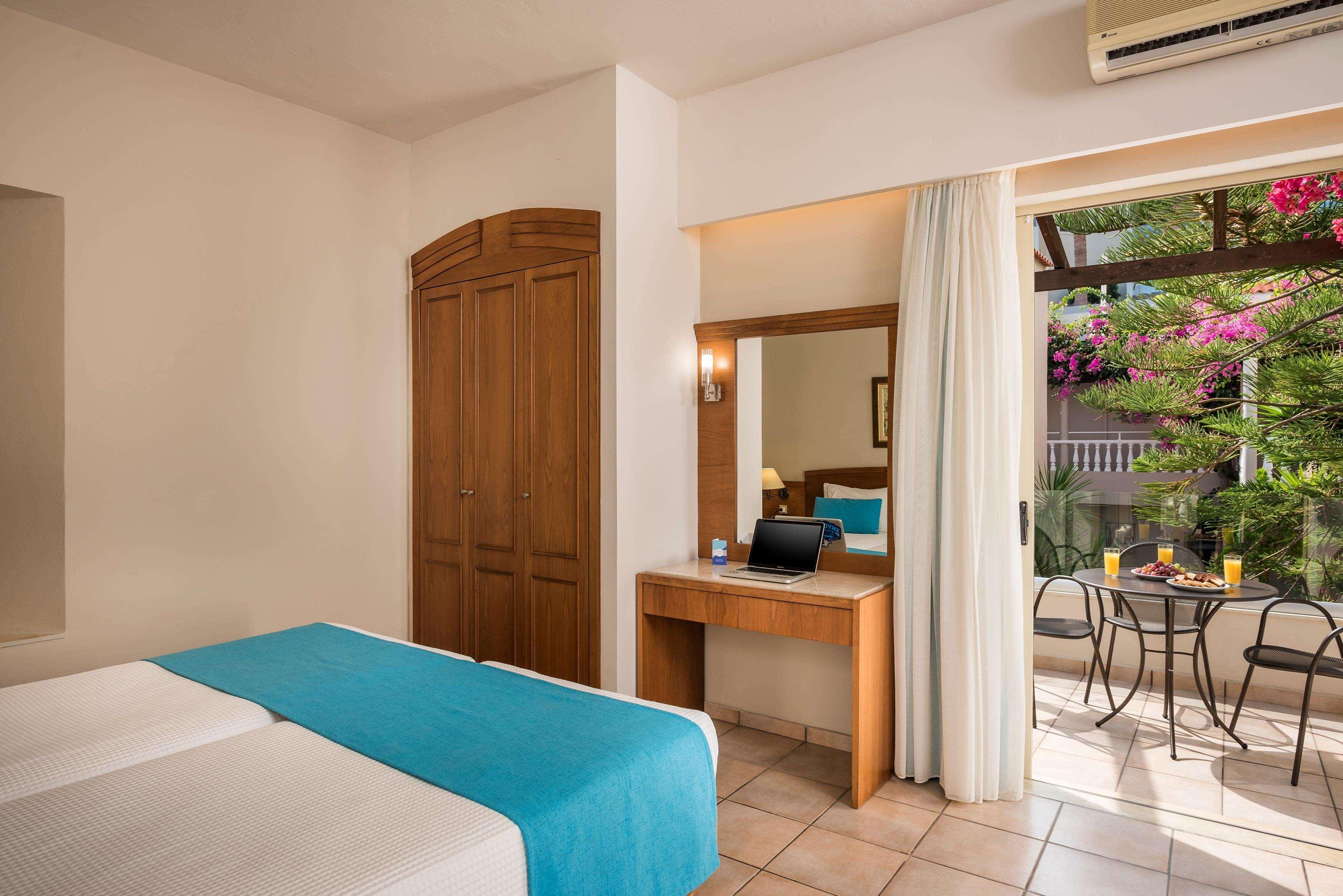 Agia Marina Elotis Suites (Adults Only) מראה חיצוני תמונה