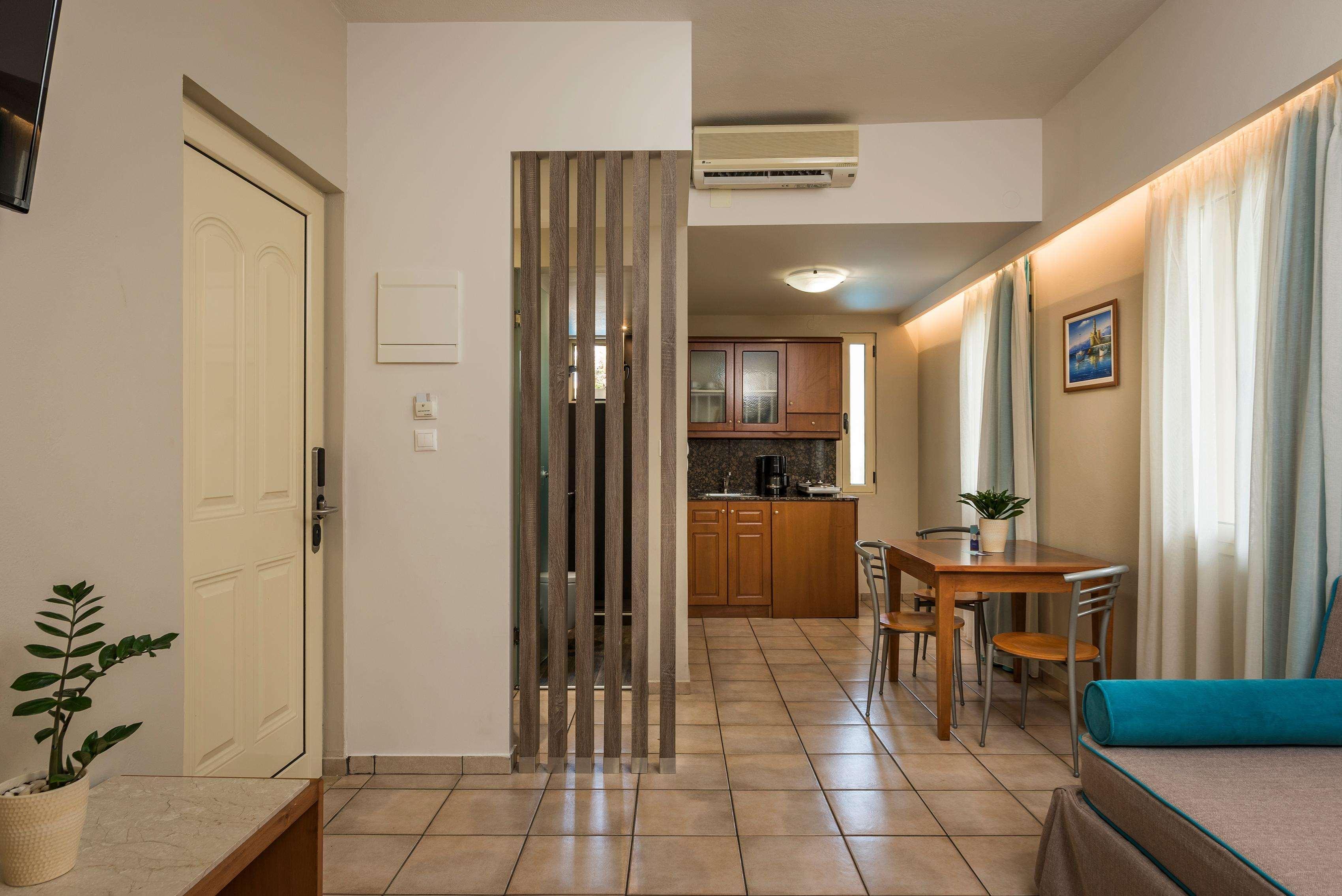 Agia Marina Elotis Suites (Adults Only) מראה חיצוני תמונה