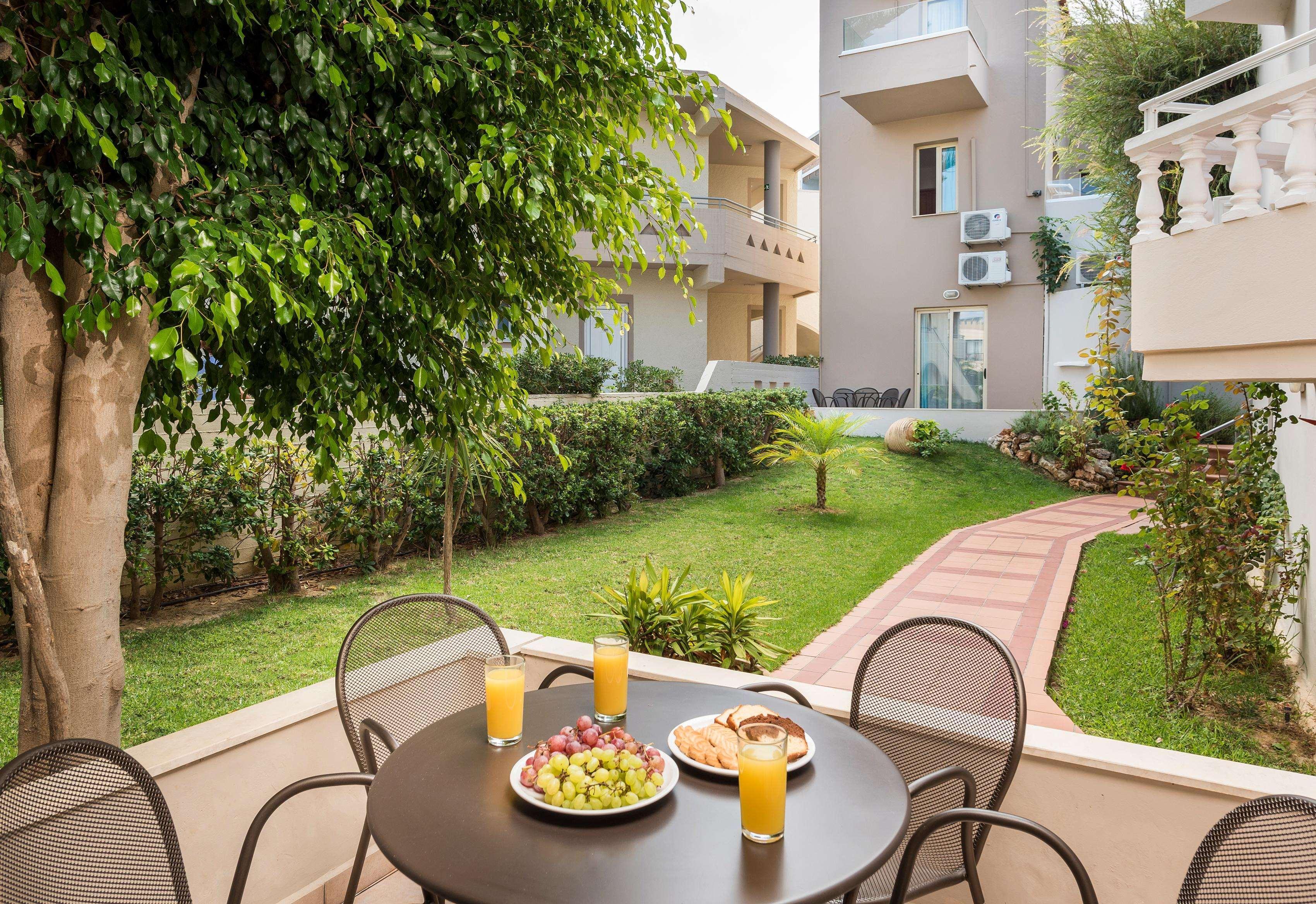 Agia Marina Elotis Suites (Adults Only) מראה חיצוני תמונה