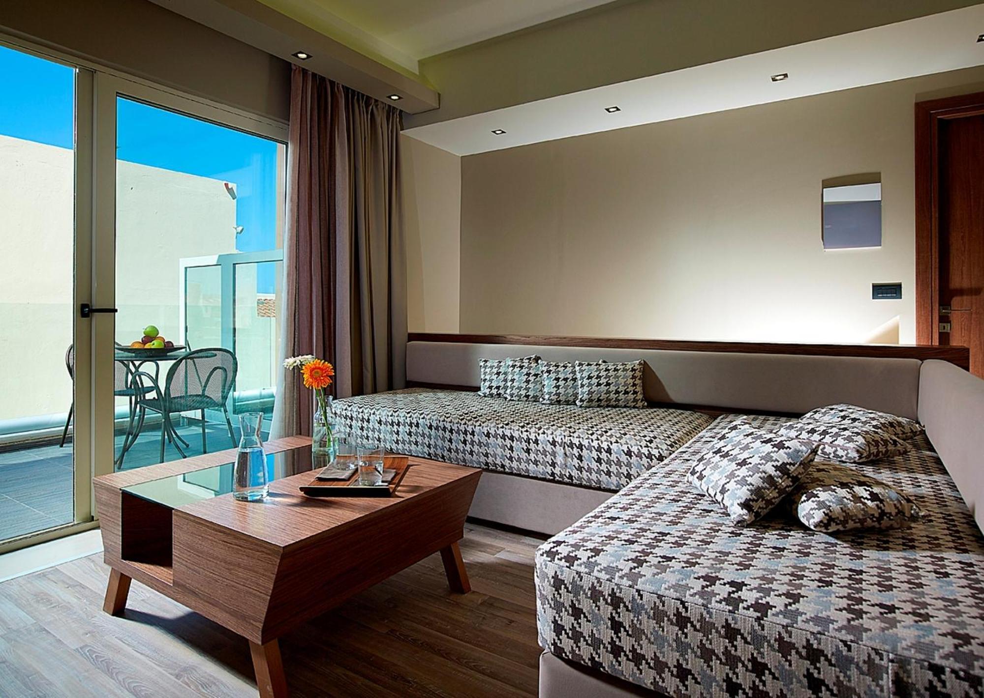 Agia Marina Elotis Suites (Adults Only) חדר תמונה